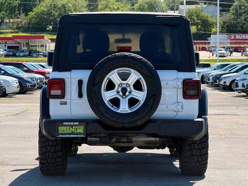 Used 2019 Jeep Wrangler Sport AWD/4WD image 2