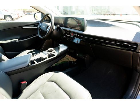 Used 2024 Kia EV6 Wind image 17