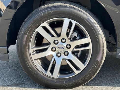 Used 2022 Ford Expedition Max Limited image 27