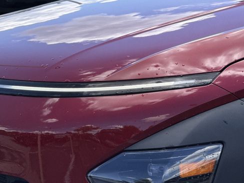 Used 2025 Hyundai Kona SEL AWD/4WD image 5