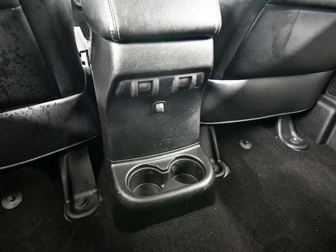 Used 2017 Jeep Wrangler Unlimited Sahara AWD/4WD image 16