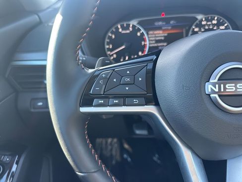 Used 2025 Nissan Altima 2.5 SR image 14