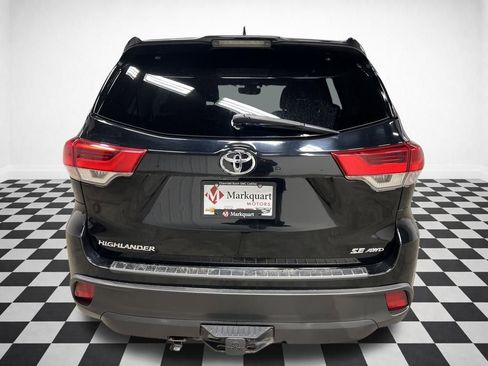 Used 2018 Toyota Highlander SE image 4