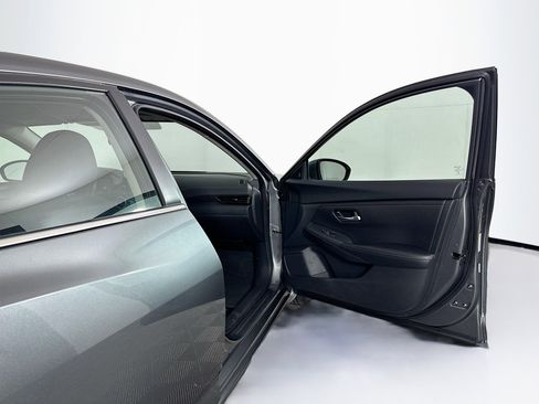 Used 2024 Nissan Sentra SV image 30