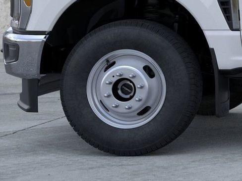New 2026 Ford F350 XL w/ XL Chrome Package image 19