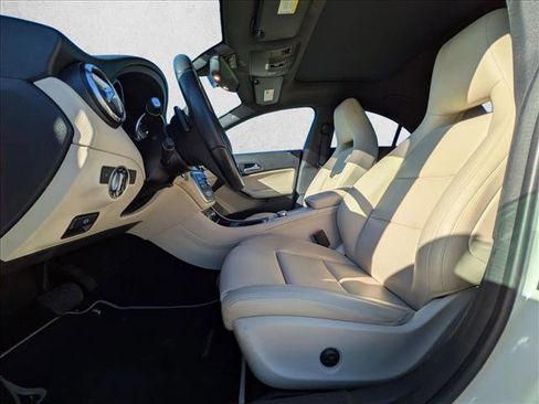 Used 2017 Mercedes-Benz CLA 250 4MATIC image 13