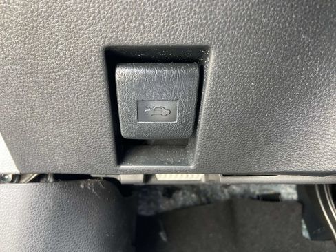 Used 2023 Toyota Corolla LE w/ LE Convenience Package FWD image 28