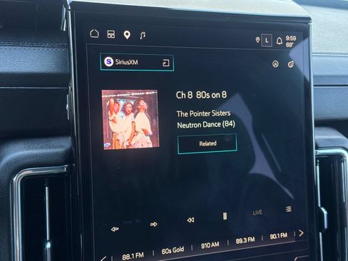 Used 2025 GMC Yukon XL Denali AWD/4WD image 21