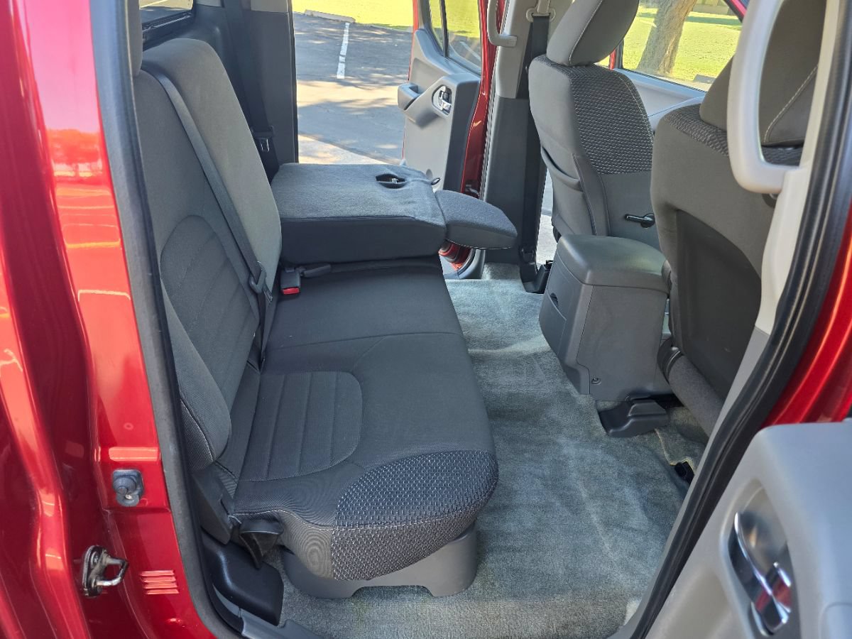 Used 2014 Nissan Frontier Desert Runner RWD image 34