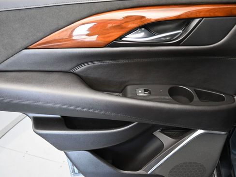 Used 2019 Cadillac Escalade Luxury image 34