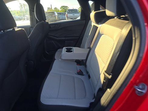 Used 2024 Ford Escape Active w/ Tech Pack #1 AWD/4WD image 9