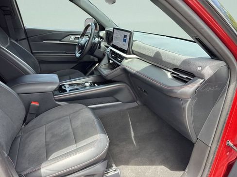 Used 2025 Ford Explorer ST AWD/4WD image 19