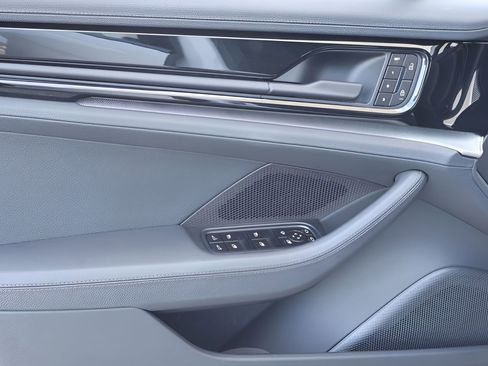 Used 2024 Porsche Panamera 4 image 10