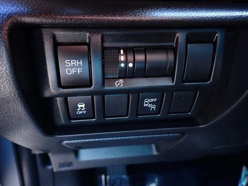 Used 2019 Subaru Crosstrek 2.0i Limited w/ Moonroof Package w/Navigation AWD/4WD image 15