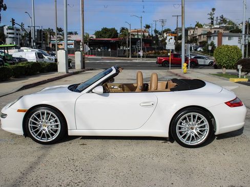 Used 2005 Porsche 911 Carrera RWD image 2