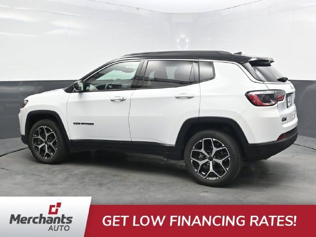 Used 2025 Jeep Compass Limited AWD/4WD image 4