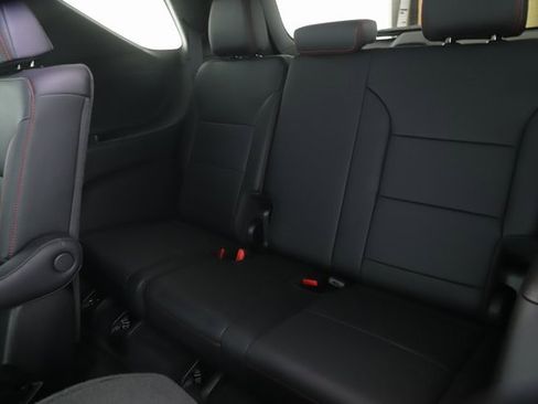 Used 2025 Chevrolet Traverse Z71 image 27