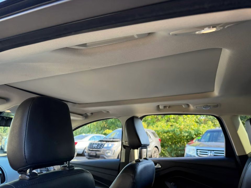 Used 2018 Ford Escape Titanium AWD/4WD image 18