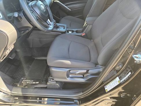 Certified 2026 Toyota Corolla Cross LE w/ Moonroof Package FWD image 19