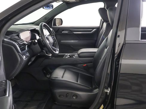 Used 2024 GMC Acadia Elevation image 28