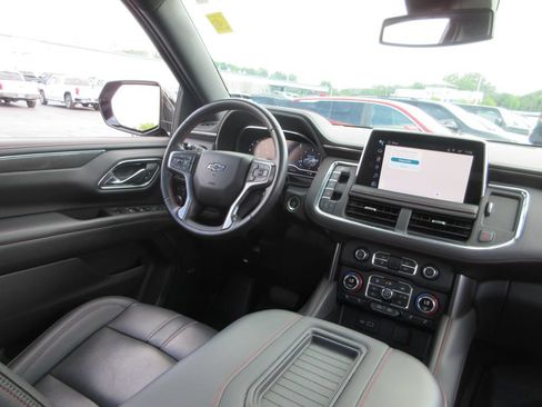 Used 2023 Chevrolet Suburban RST AWD/4WD image 25