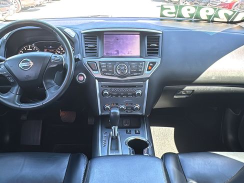 Used 2018 Nissan Pathfinder SL image 17