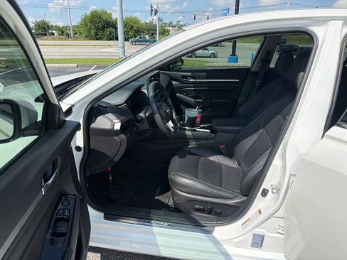 Used 2024 Nissan Altima 2.5 SL AWD/4WD image 6