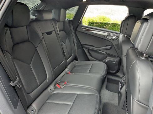 Certified 2026 Porsche Macan AWD/4WD image 26