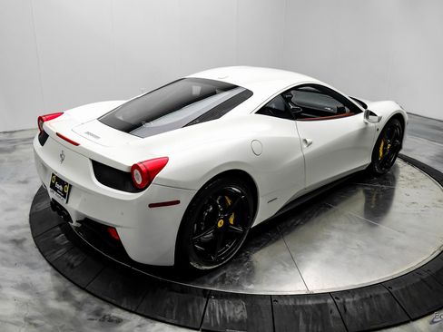 Used 2015 Ferrari 458 Italia Coupe image 16