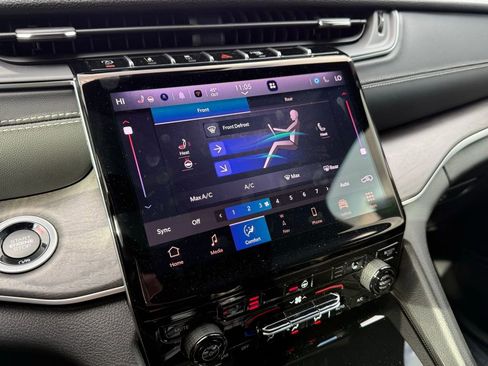 New 2025 Jeep Grand Cherokee L Limited w/ Trailer Tow Package image 18