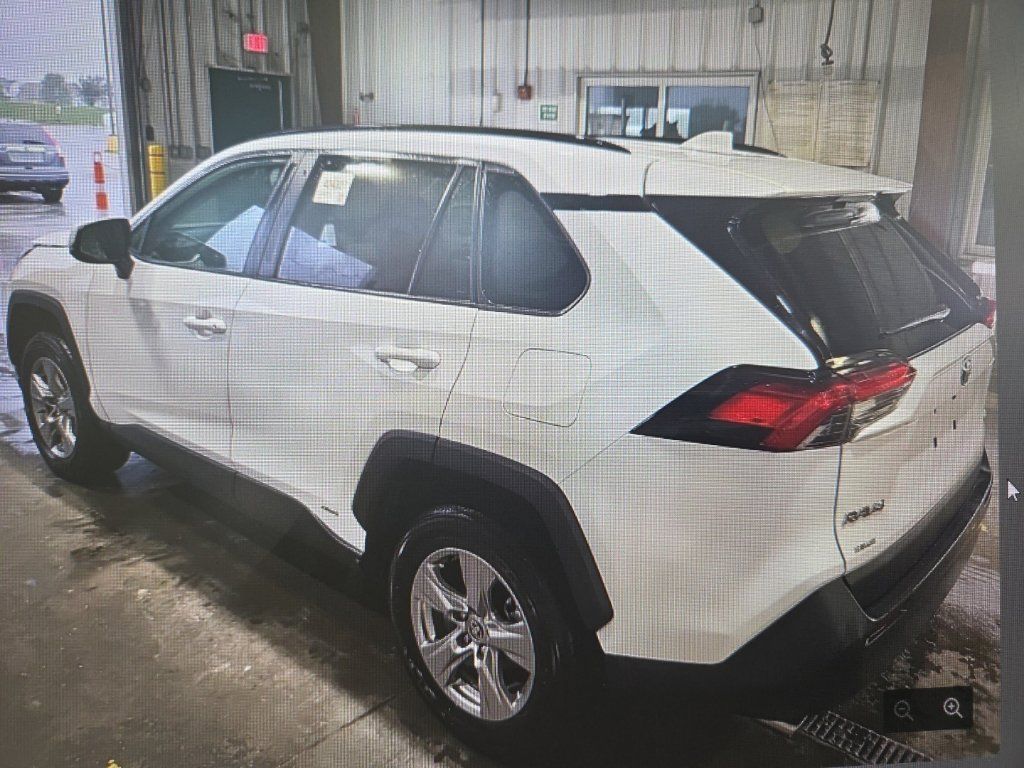Used 2024 Toyota RAV4 XLE w/ Convenience Package AWD/4WD image 3