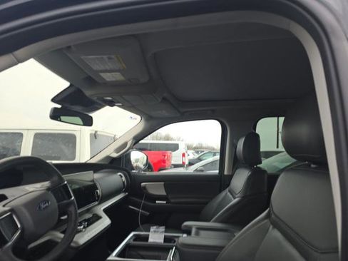 Certified 2025 Ford Expedition Active image 7