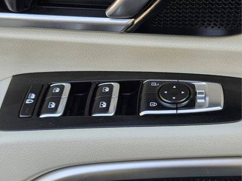 Used 2024 Kia Telluride S FWD image 14