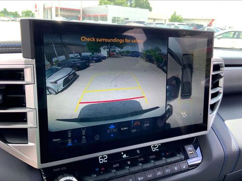 Used 2025 Toyota Tundra Platinum AWD/4WD image 27