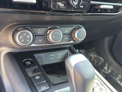 Used 2025 Nissan Kicks SV FWD image 25
