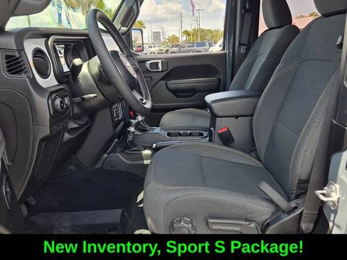 Certified 2025 Jeep Wrangler Sport AWD/4WD image 13