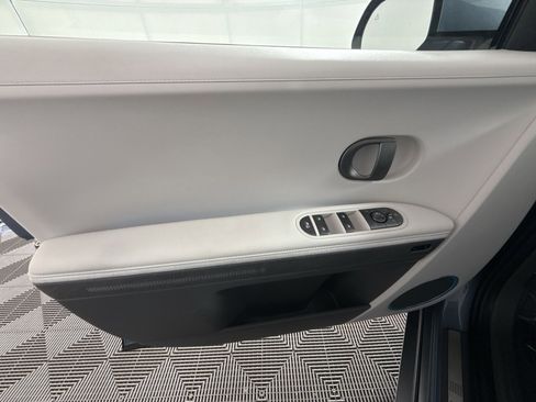 Used 2025 Hyundai Ioniq 5 Limited image 15