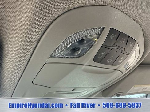 Used 2023 Chrysler Pacifica Touring-L FWD image 28