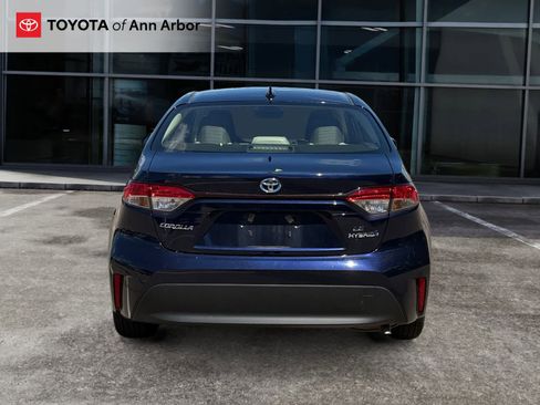 Used 2023 Toyota Corolla LE w/ LE Convenience Package AWD/4WD image 4