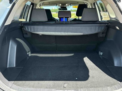 Used 2025 Toyota RAV4 XLE FWD image 20