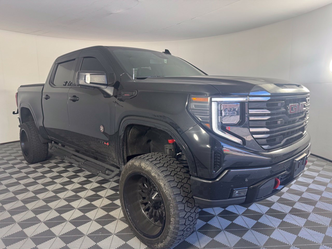 Used 2023 GMC Sierra 1500 AT4 w/ AT4 Preferred Package AWD/4WD image 5