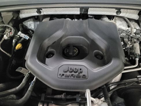 Used 2022 Jeep Grand Cherokee Trailhawk AWD/4WD image 30