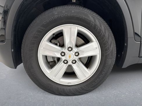 Used 2019 Chevrolet Trax LT w/ LT Convenience Package AWD/4WD image 21