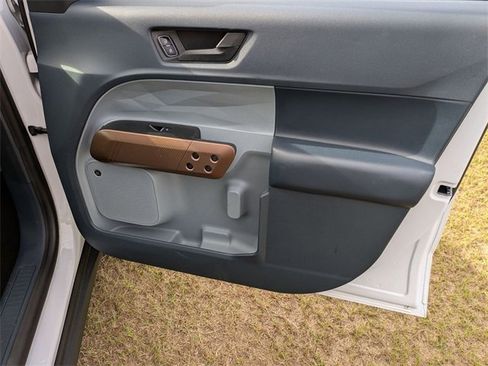 Used 2024 Ford Maverick Lariat image 30