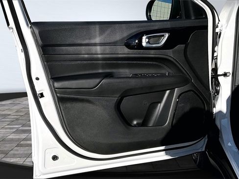 New 2026 Jeep Compass Latitude image 31