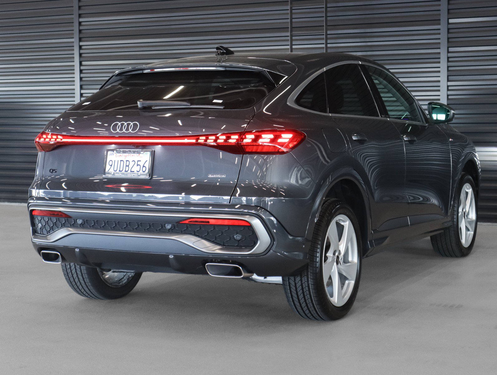 Used 2025 Audi Q5 Premium Plus w/ Premium Plus AWD/4WD image 16