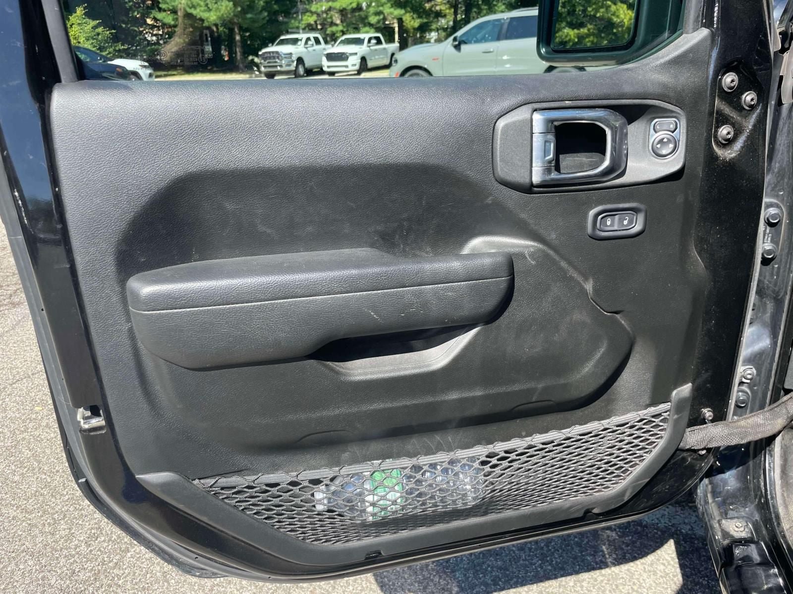 Used 2022 Jeep Gladiator Sport AWD/4WD image 17