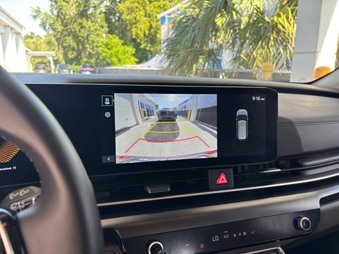 Used 2026 Kia Carnival FWD image 25