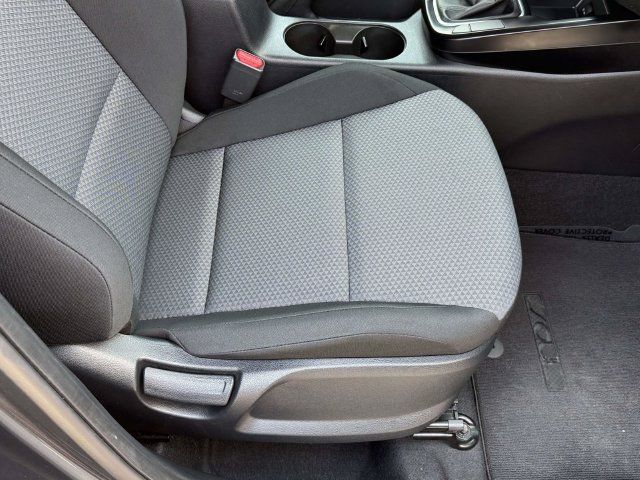 Used 2025 Kia Soul LX w/ LX Technology Package FWD image 11