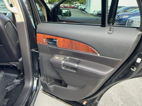 Used 2014 Lincoln MKX AWD w/ Equipment Group 101A image 24